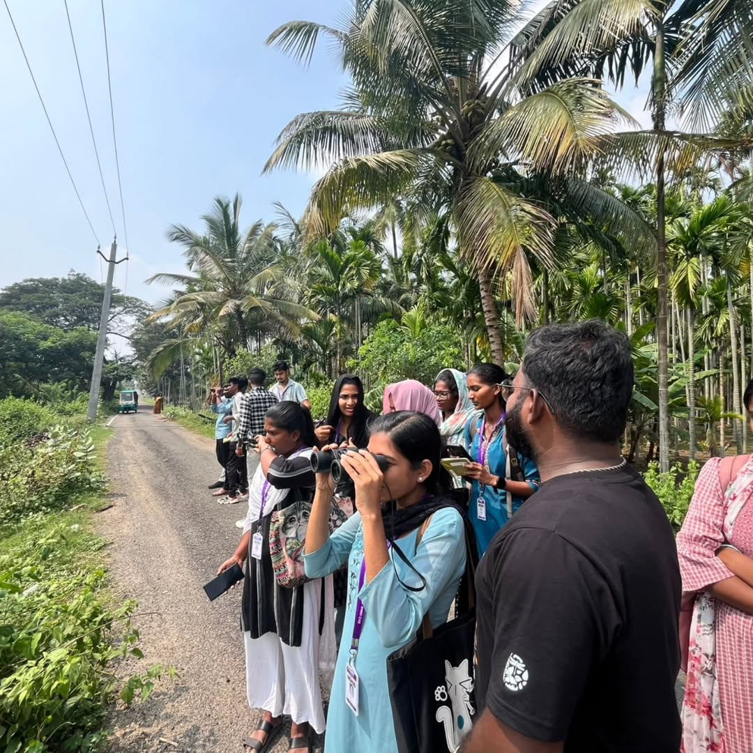 Group photo of students and volunteers